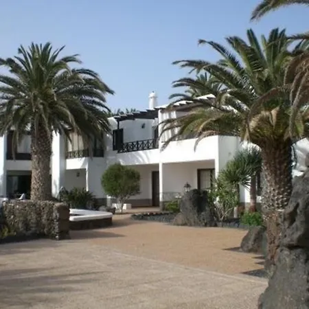 Schoene In Mit Grill, Garten Und Terrasse Und Neben Dem Apartment Playa Blanca (Lanzarote)