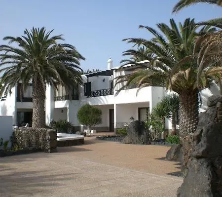 Schoene In Mit Grill, Garten Und Terrasse Und Neben Dem Apartamento Playa Blanca (Lanzarote)